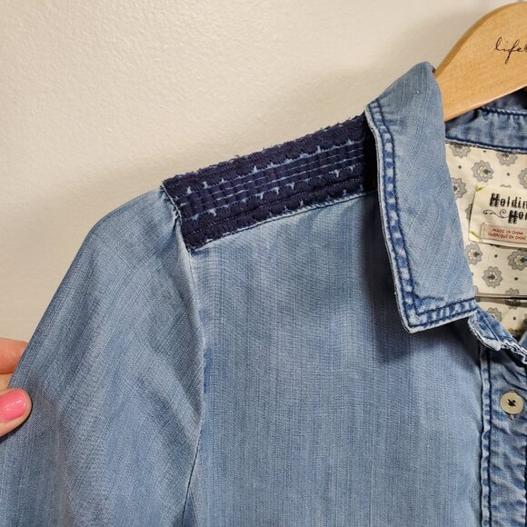 ANTHROPOLOGIE Holding Horses Dakota Chambray Top Shirt Embroidered Western Small - Picture 3 of 11